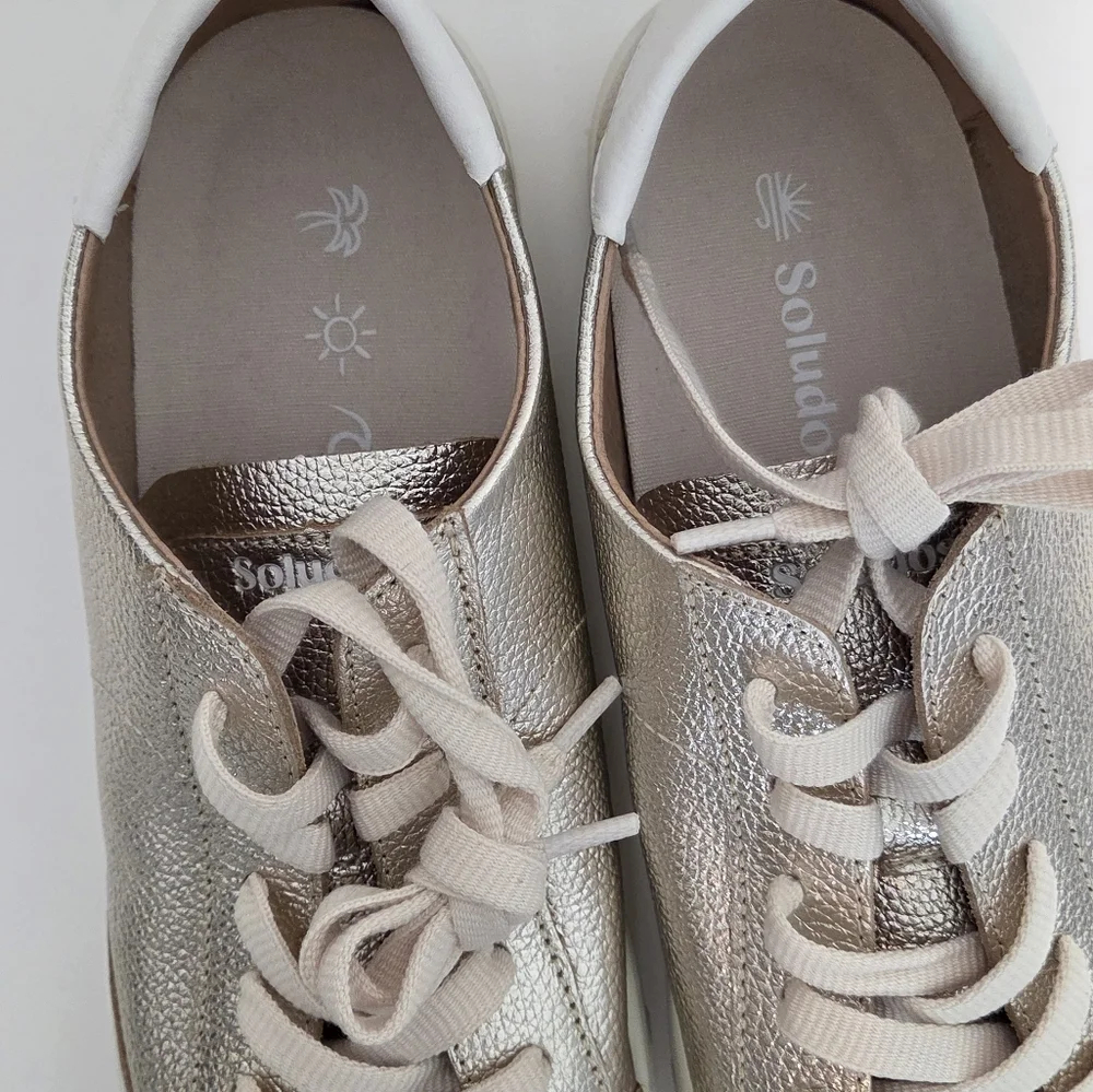 Soludos Ibiza Classic Leather Sneaker Platinum, Women's Sizes 10 New Without Box